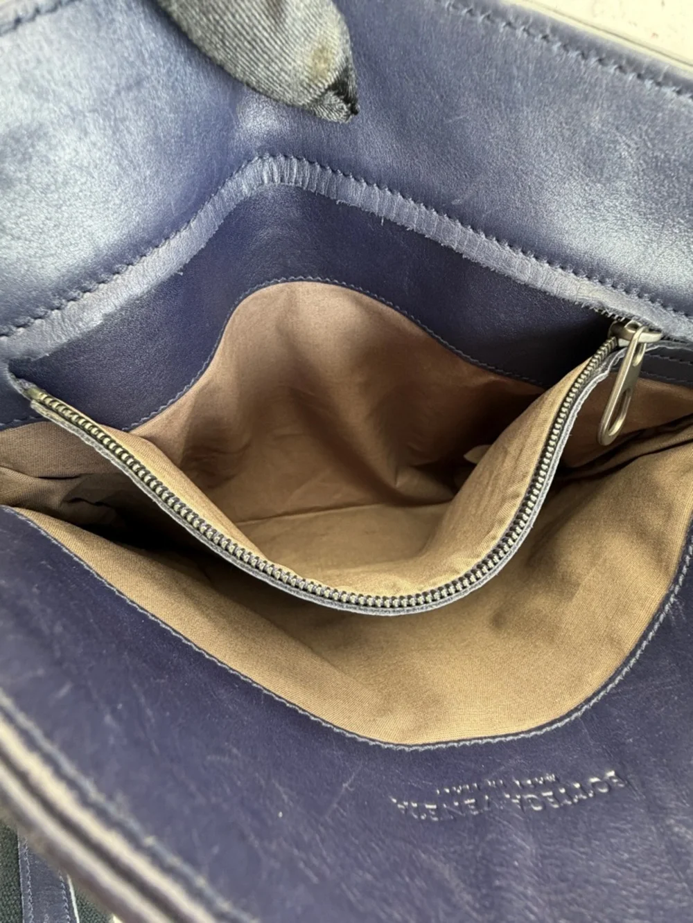 Bottega Veneta Nappa Unisex Flat Intrecciato Woven Leather Crossbody Bag